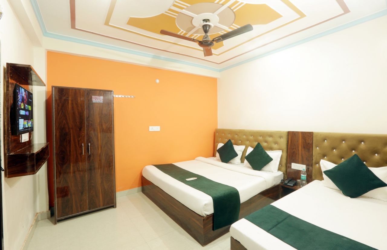 Classic Triple Bedroom